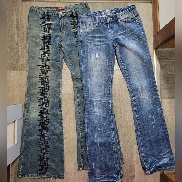 Ladies/ Juniors size 5 Unique Jeans, LOW RISE, Nitro, Almost Famous Brand - Picture 1 of 1